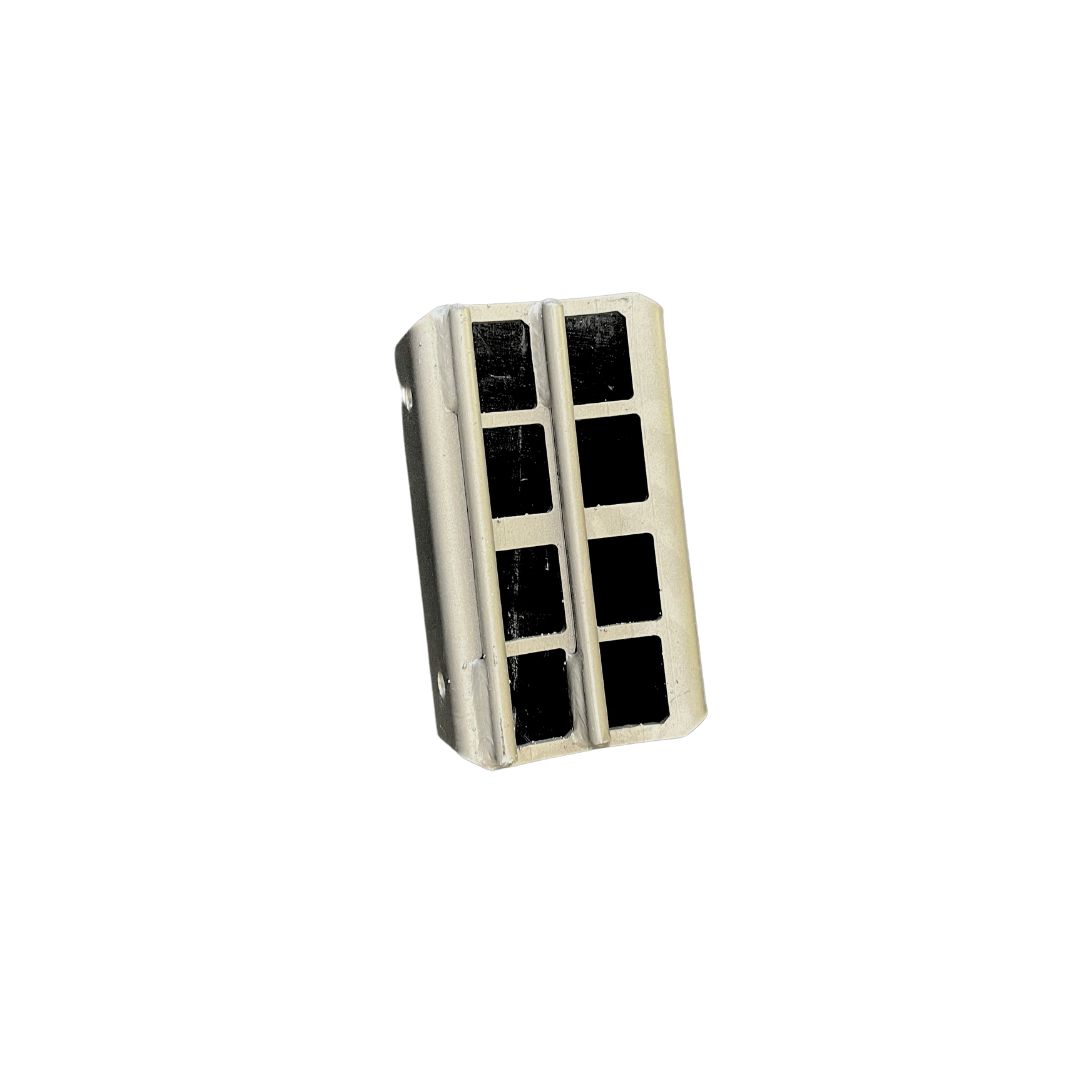 SBN0430C CR 17" EXTENSION GRATE ROUND BAR INSERT The Round bar insert is mainly a separating insert although it does offer a minimal amount of threshing action. More rows of this style would be used in a setup for corn or crops requiring minimal threshing.,