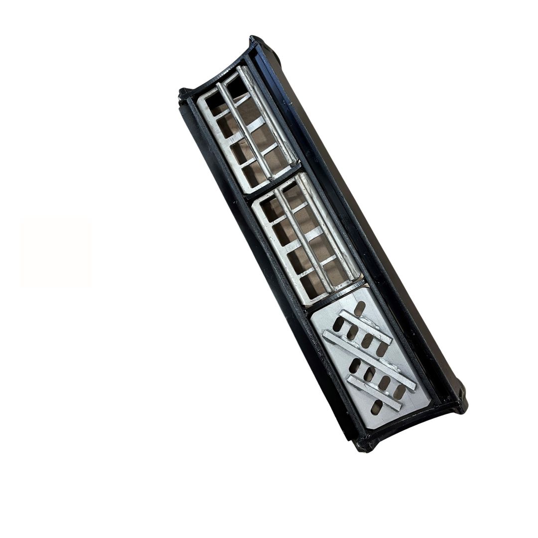 SBN0431R CR 17" EXTENSION GRATE (MAX, RB, RB)  RH The extension grates fit into the main concave tri-frames. Extension grates have the same insert styles as the main concaves. Right hand configuration.,